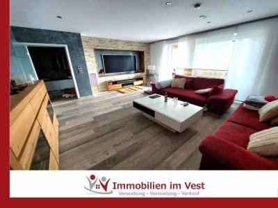 ***Neu im Angebot*** sanierte, barrierearme Etagenwohnung mit Aufzug, Balkon und Garage