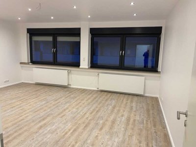Kernsaniertes (2023) Appartment 3.OG,   Fernwärme, lichtdurchflutet, LED-Strahler, Rheinhausen