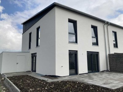 Erstbezug: attraktive Doppelhaushälfte in Burladingen-Ringingen