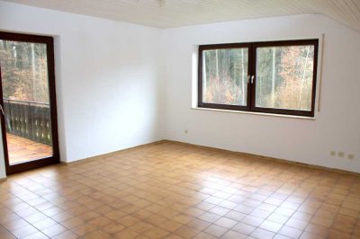 Attraktive 1-Zimmer-Dachgeschosswohnung mit Einbauküche in Ulm-Wibl