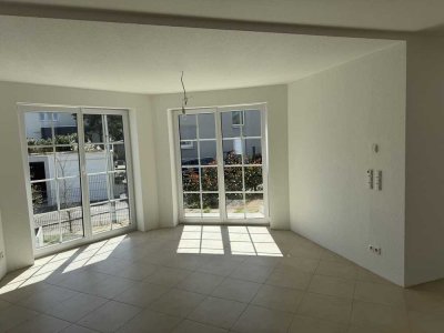 Erstbezug Helle 3,5 Zimmerwohnung in top Lage mit exklusiver Einbauküche