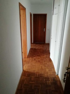 Frisch saniert: Helle 1-Zimmer-Wohnung in Weismain