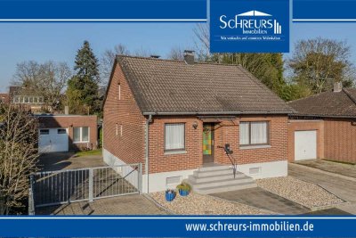 Freistehendes Häuschen mit Garage, riesigem Grundstück und vielfältigen Optionen in St.Tönis