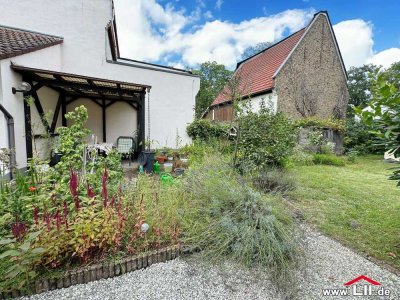 2-Familienhaus bspw. für Mehrgenerationenwohnen mit Nebengebäude in zentraler Lage