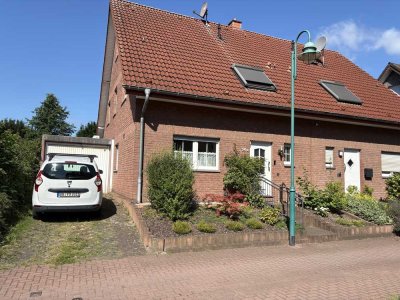 Verkauft wird hier eine schöne Doppelhaushälfte nähe Rheindeich