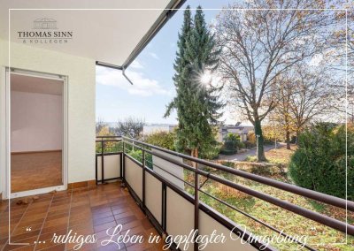 MODERNISIERUNGSBEDÜFTIGE 3,5 ZIMMER WOHNUNG MIT SCHÖNEM BLICK INS GRÜNE - SOFORT FREI!