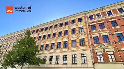 2 - Zimmer Wohnung mit Altbaucharme im denkmalgerecht sanierten Gebäude mit heller Wohnatmosphäre