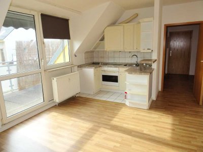 ** mit Balkon + Küche + Fahrstuhl ** 2 Zimmer Wohnung in Werdau zu vermieten!!