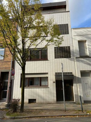 Dachgeschosswohnung mit zwei Balkon – Innenstadt Oberhausen