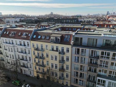 BESICHTIGUNGEN KW 27 im Bötzowkiez: 2 tolle Zimmer, Holzparkett, Frühstücks-Balkon & coole Lage