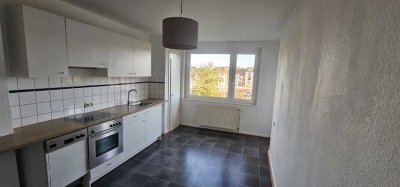 Schöne 2-Zimmer Wohnung mit Einbauküche und Balkon