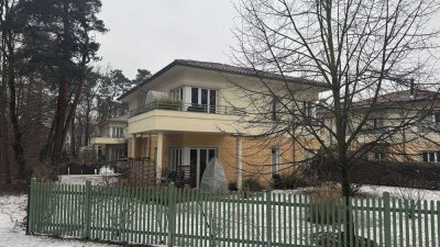 3-Zimmerwohnung im Zweifamilienhaus mit eigenem Garten, Terrasse, zwei Bädern und PKW-Stellplatz