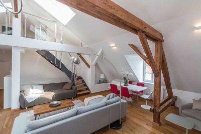 Schicke Dachgeschosswohnung mit sonniger Terrasse