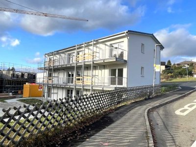 RESERVIERT: Noch 1 Apartments mit Terrasse frei, inkl. EBK- Warmmiete 600 €