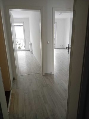 Moderne 3-Zimmer Wohnküche-Bad-Balkon