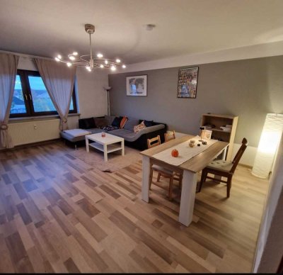 Helle 3-Zimmer-Wohnung mit Balkon ( Wintergarten) in Seukendorf