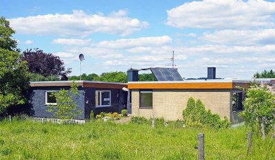 Doppelbungalow mit viel Land und kleiner Stallung