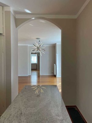 Wohnen und Arbeiten im Einklang | Herrschaftlicher 4-Zimmer Altbau mit großem Homeoffice in Bestlage