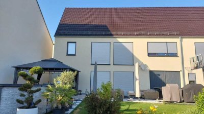 Exposé - Stilvolles Stadthaus an der Elbe mit traumhaftem Blick ins Grüne