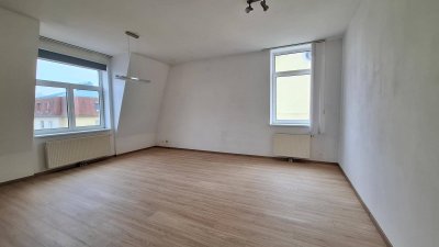 Ruhig und Hell - Dachgeschosswohnung - Nähe Flughafen Wien - Provisionsfrei