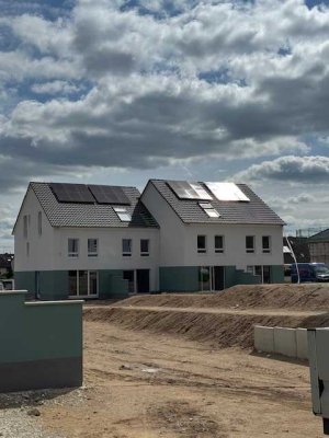 Erstbezug! Schönes Reihenhaus  mit 141qm Wohnfläche, Garage und Küche