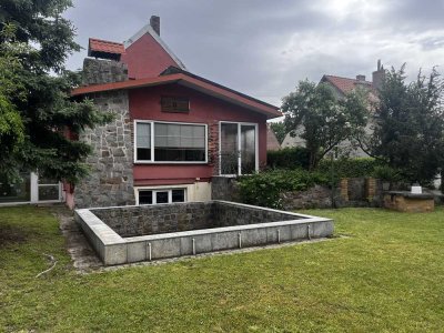 Einfamilienhaus mit großem Nebengebäude inkl. Einliegerwohnung