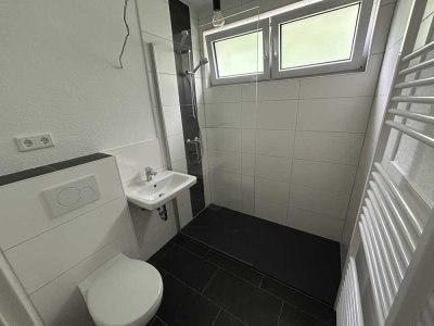 Sehr schöne, sanierte 3 Zimmer-Wohnung mit Balkon in ruhiger Lage