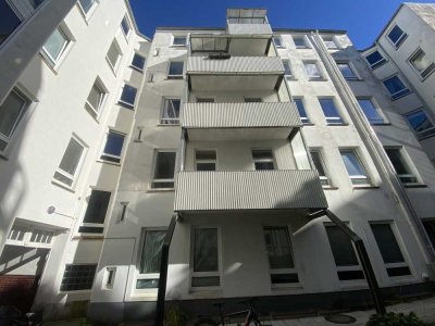 3,0-Zimmer-Wohnung, Toosbüystraße 27 HH, 1. OG
                ! Bitte bewerben Sie sich online !