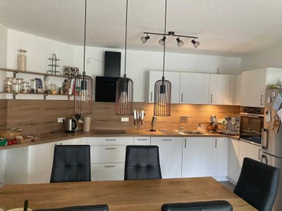 3-Zimmer Wohnung, neuwertig-sonnig und ruhig mit Balkon in Neustadt/Aisch
