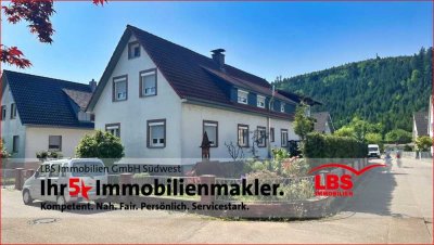 Zweifamilienhaus mit Doppelgarage