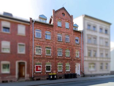 Solides Mehrfamilienhaus mit 6 Einheiten – modernisiert, voll vermietet & gewinnbringend