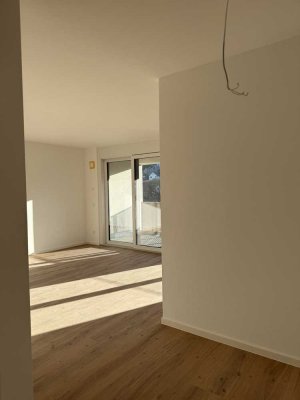 Erstbezug: 2,5 Zimmer-Neubau-Wohnung mit Balkon und Einbauküche im Zentrum Blausteins
