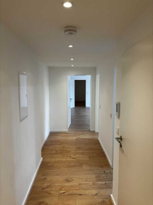 Moderne 2-Zimmer-Wohnung mit Balkon, Garage und Einbauküche in Bassenheim