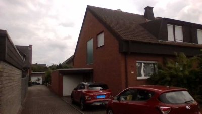 Ansprechende 3-Zimmer-EG-Wohnung mit Balkon und Einbauküche in Selm