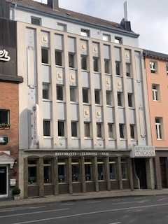 Frisch gestrichene helle und zentrale 3-Zimmerwohnung mit Terrasse