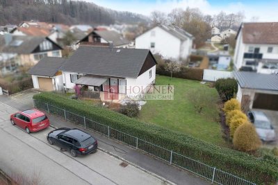 Flexibler Bungalow in Bestlage: Wohnen, Vermieten oder Neubau – Ihre Entscheidung!
Objektnummer 202