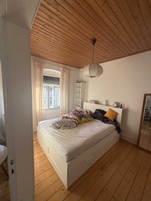 Altbau Wohnung sucht Zwischenmieterin zwischen August/Sept 2026 und Ende Juni 2027