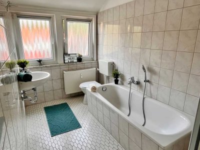 Schöne 3-Zimmerwohnung im Dachgeschoss in grüner, ruhiger Lage!