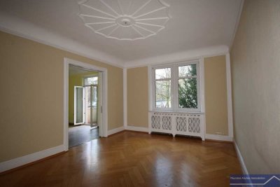 Wer braucht viel Raum? 6 Zimmer und 2 Balkone sowie...