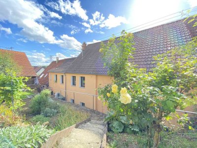 Modernisiertes Wohnhaus (168 m² Wohnfl., 260 m² Nutzfl.) mit Ausbaureserven, Solar- und Photovoltaik