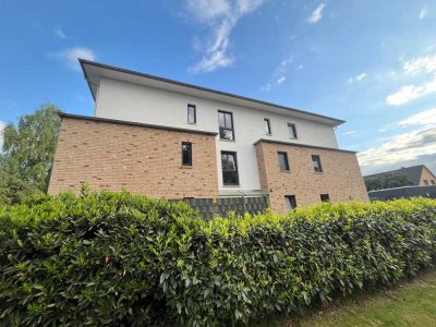 Attraktive und gepflegte 3-Raum-Wohnung mit gehobener Innenausstattung mit Balkon und EBK in Stuhr