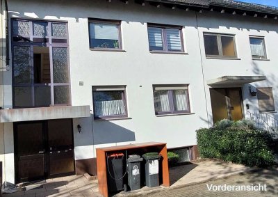Privatverkauf - Stilvolle 3-Zi.-Wohnung mit gehobener Ausstattung mit Balkon und EBK in Karlsruhe