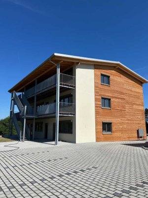 Erstbezug mit Balkon und Einbauküche: Exklusive 2-Zimmer-Wohnung mit geh. Innenausstattung