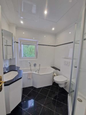 Provisionsfrei & Renoviert: 4-Zimmer-Wohnung mit Gemeinschaftsgarten, Balkon und Wintergarten