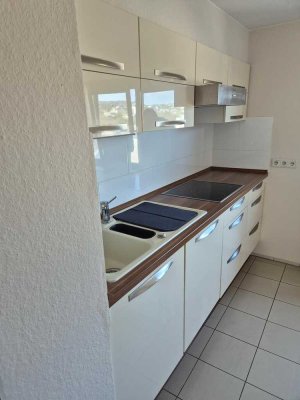 Gegenüber dem RMC /5 Zimmer- Maisonette / Küche,  2 Bäder,  Aufzug,  Bezugfrei