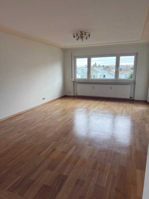 Großzügige, helle 3,5 -Zimmer-Wohnung in Eglosheim