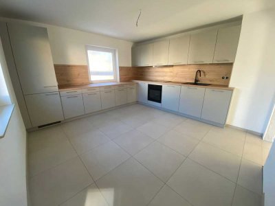 Geschmackvolle Wohnung mit Einbauküche