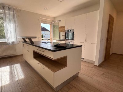 Topsanierte 3 Zimmerwohnung mit moderner Küche