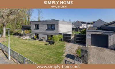 Split-Level-Bungalow mit Waldrandlage, Pool, Garage und großzügigem Raumkonzept