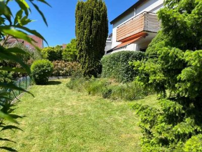 Grüne Oase mitten in S-Stammheim: Sonnige und geräumige DHH mit 7 Zimmern